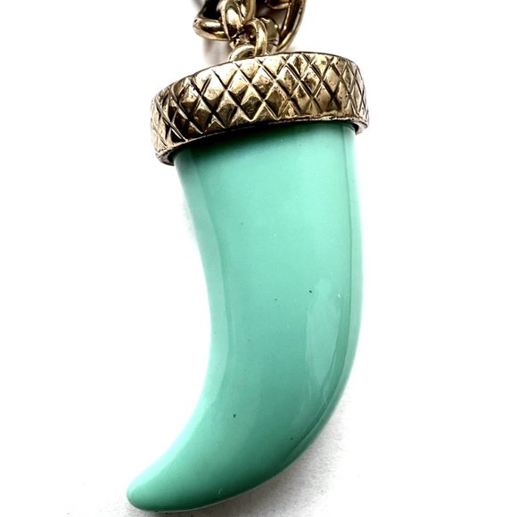 Men/Woman Tiger Tooth Plastic Green-Gold Color Adjustable Chain Bracelet - Picture 2 of 3